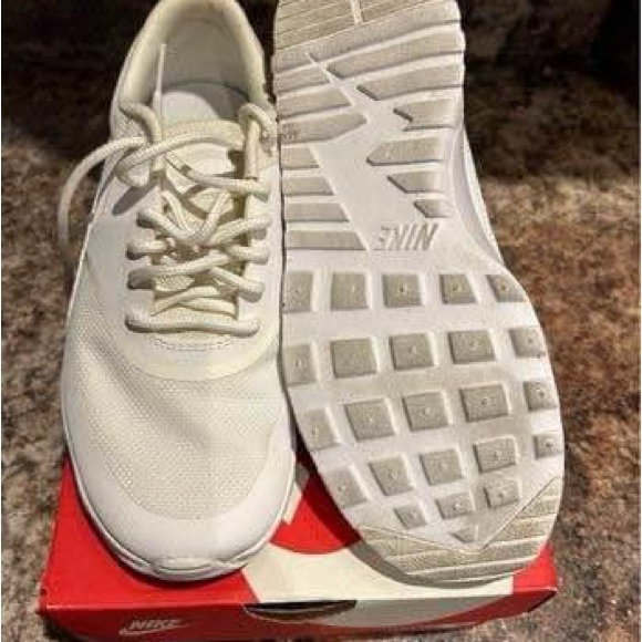 Nike Air Max - Picture 4 of 4